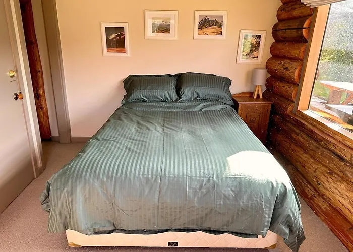 Chalet Large Club Style Lodge, Views, Walk To Town