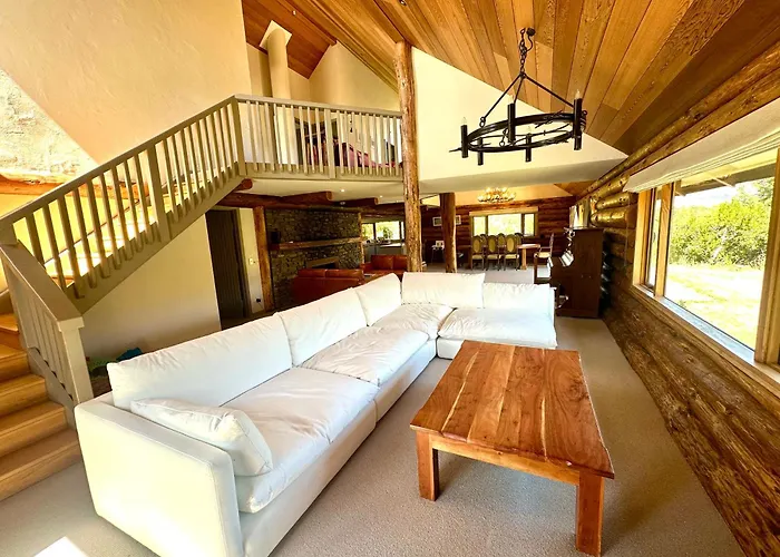 Chalet Large Club Style Lodge, Views, Walk To Town